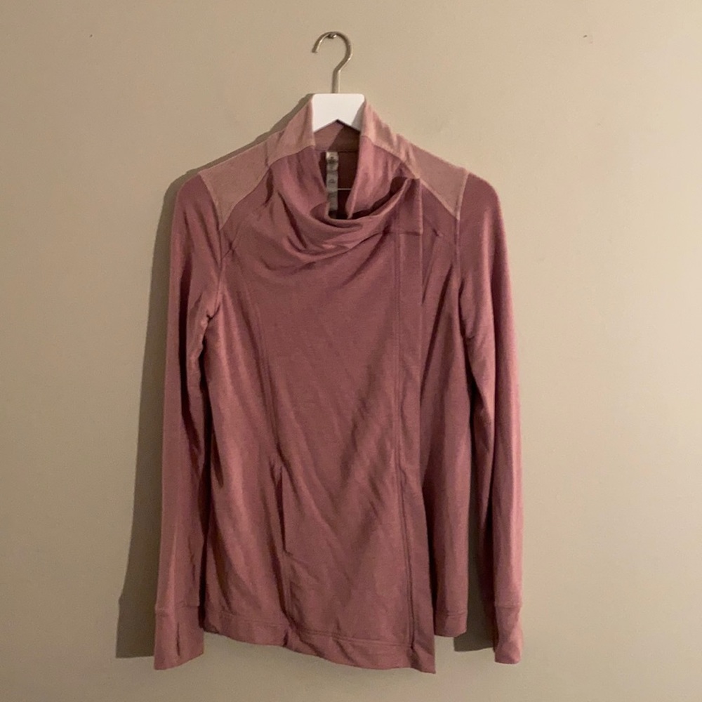 Lululemon rose button collar jacket with pockets and thumb holes